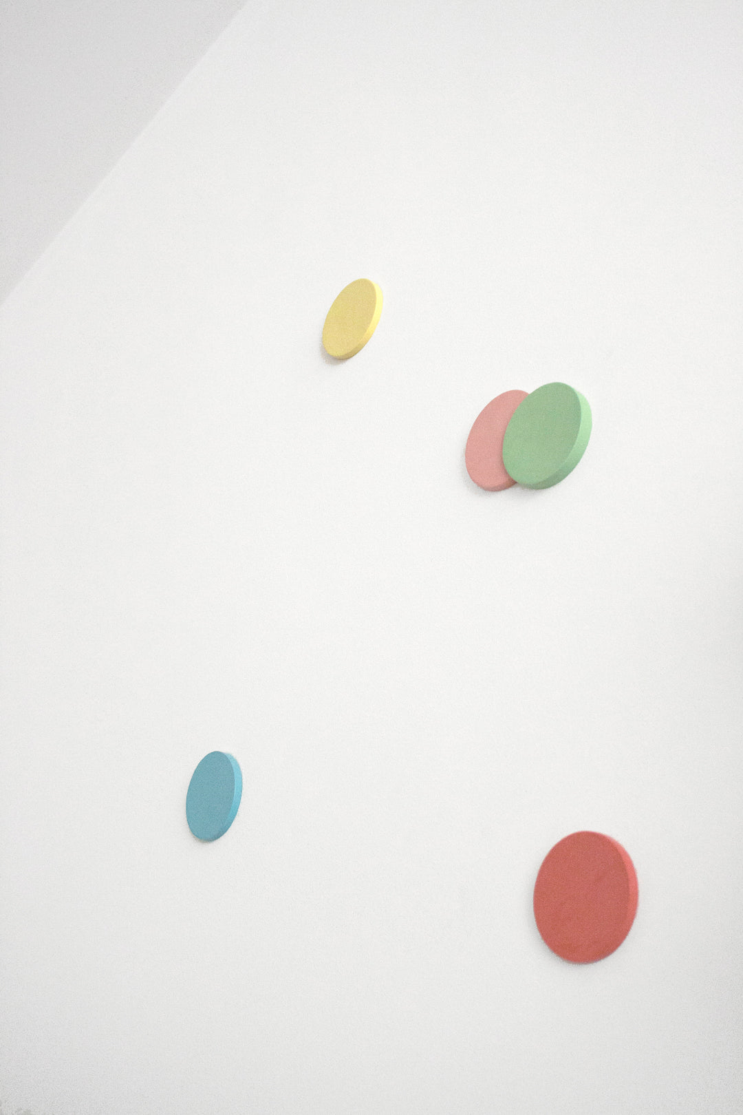WALL CONFETTI