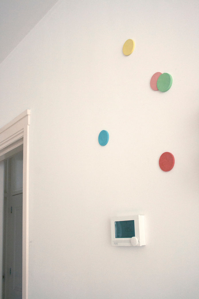 WALL CONFETTI